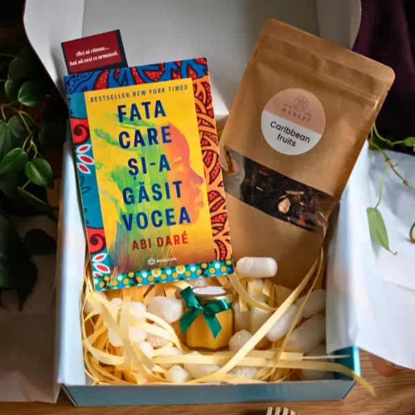 Imagine cu cutia cadou Fata care si-a gasit vocea